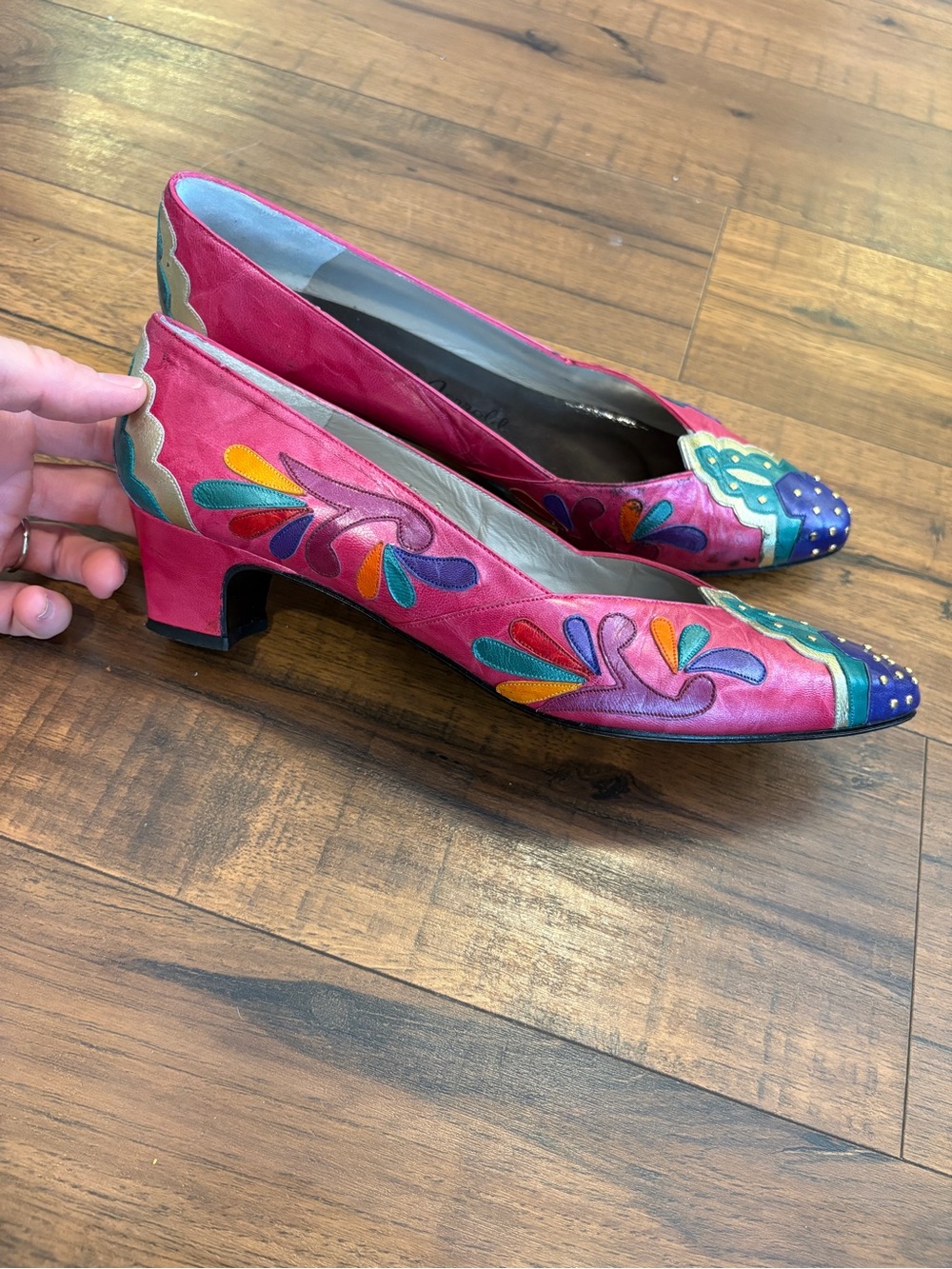 Vintage Women's Shoes Margaret Jerrold 70’s Colorful Gold Studs Pumps Size 7.5